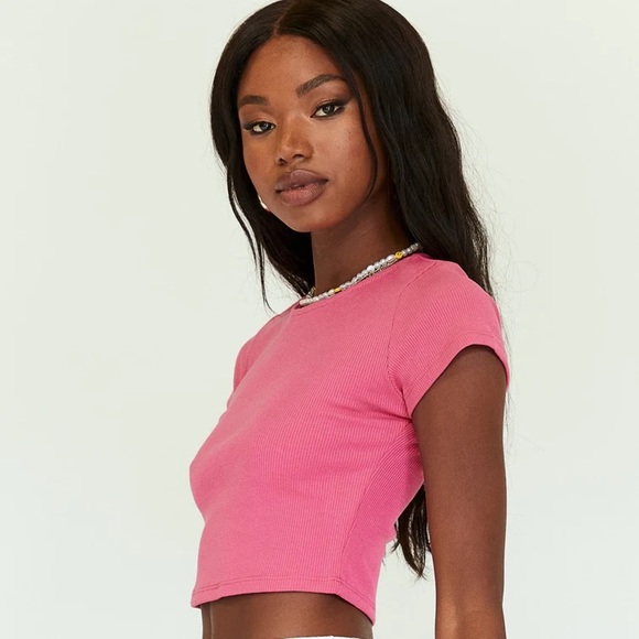 Princess Polly Classic Cropped Ribbed Tee in Light Pink - Picture 3 of 10